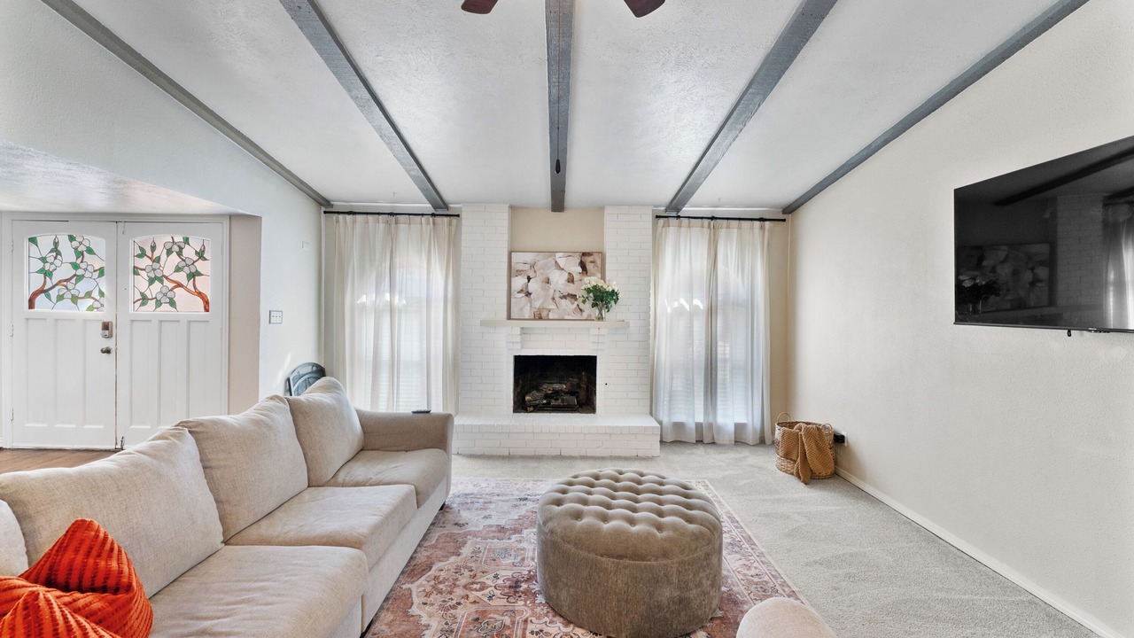 Photo of Livingroom in The Colony