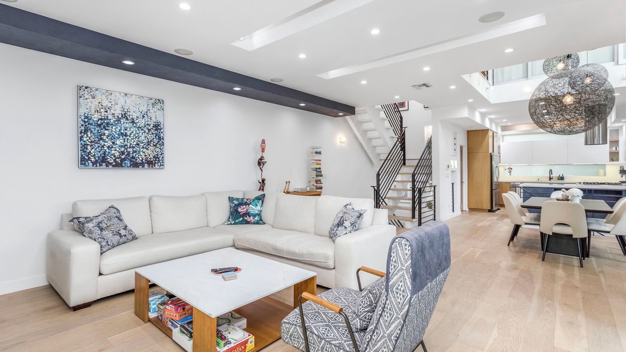 Photo of Livingroom in Melrose