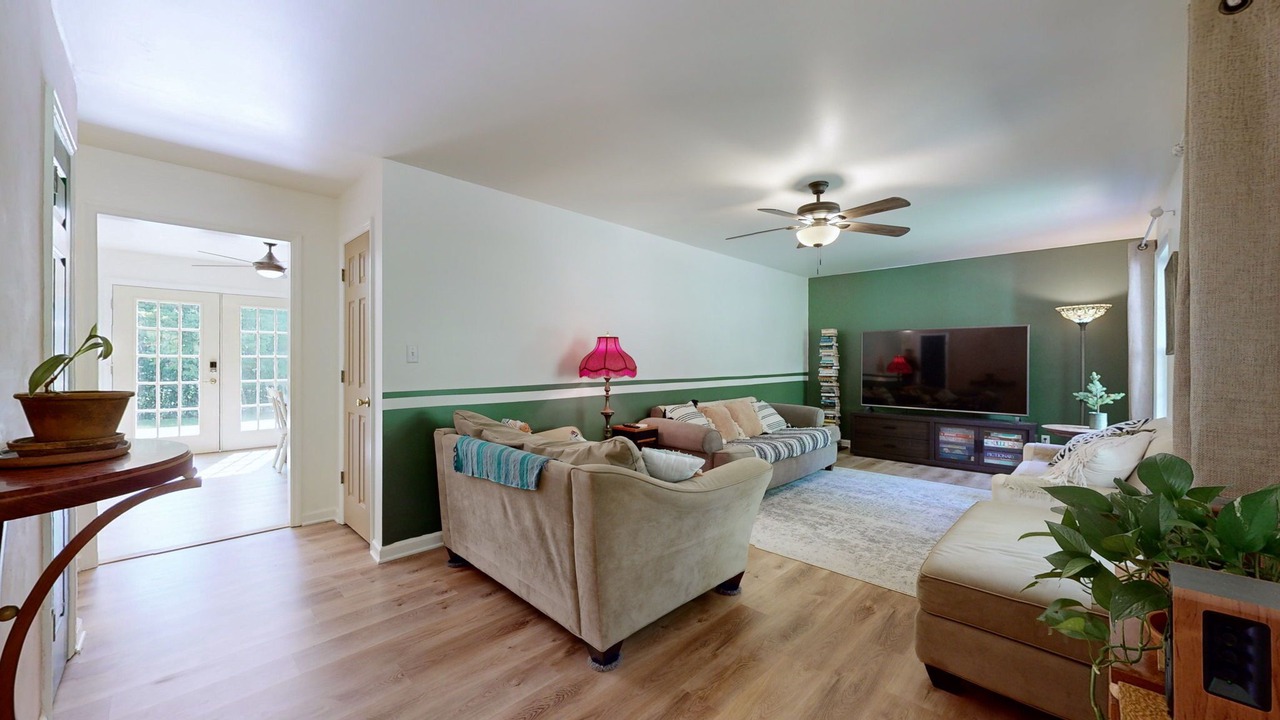 Photo of Livingroom in Ashland City