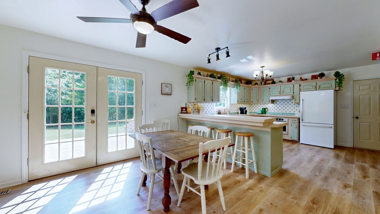 Photo of Kitchen in Ashland City