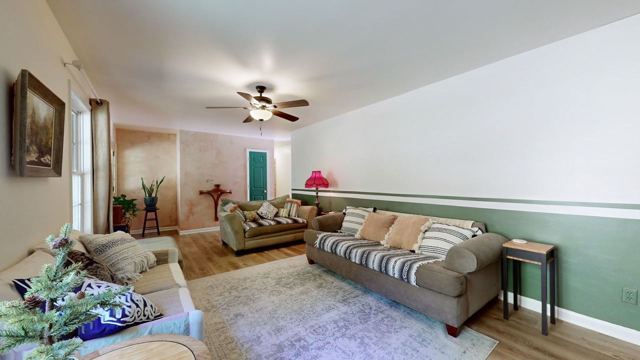 Photo of Livingroom in Ashland City