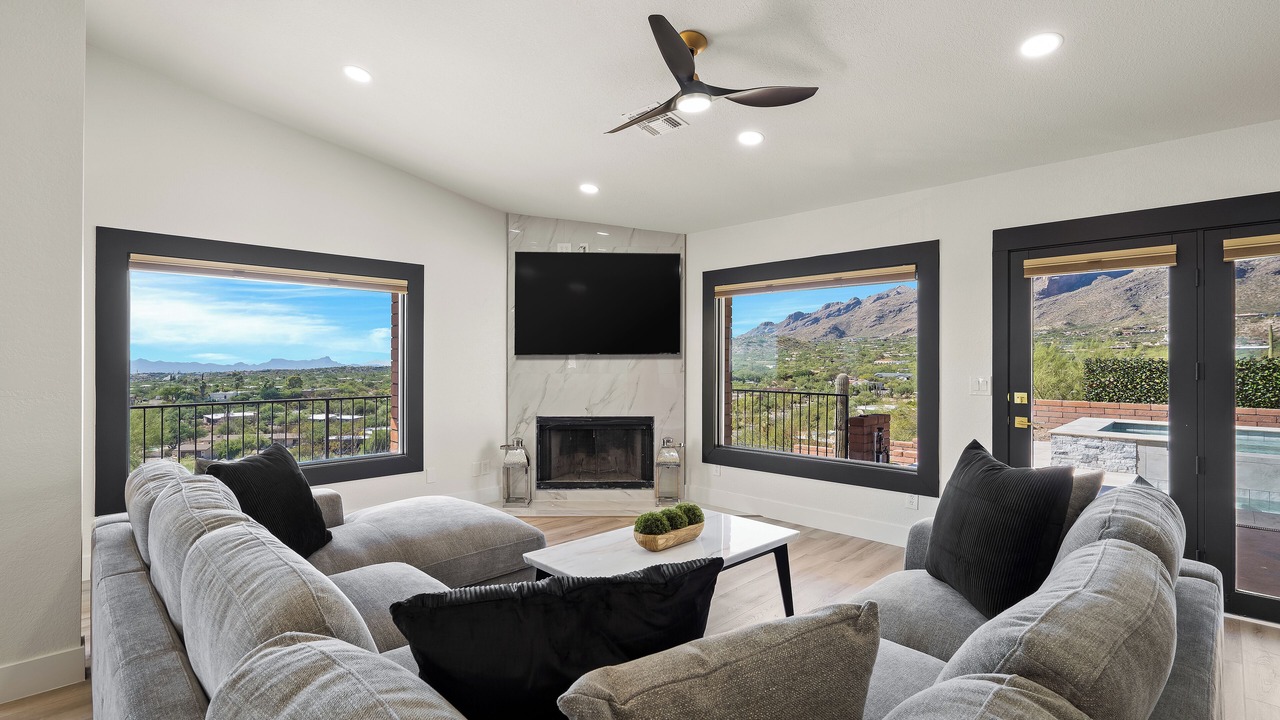 Photo of Livingroom in Coronado Foothills Estates