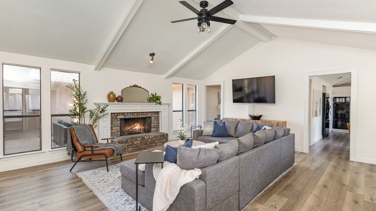 Photo of Livingroom in Allen