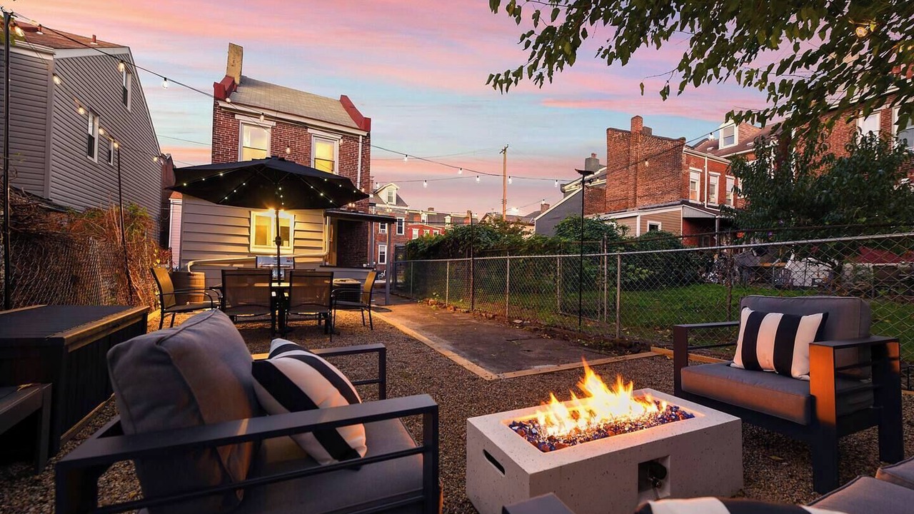 Photo of Livingroom in Lawrenceville