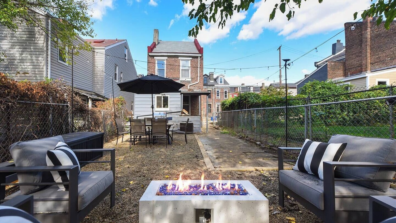 Photo of Livingroom in Lawrenceville
