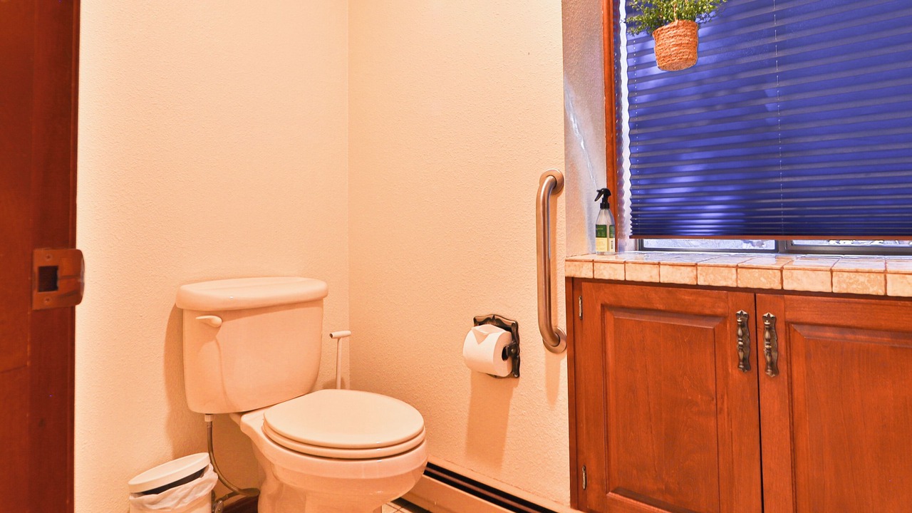 Photo of Bathroom in Lincoln Park