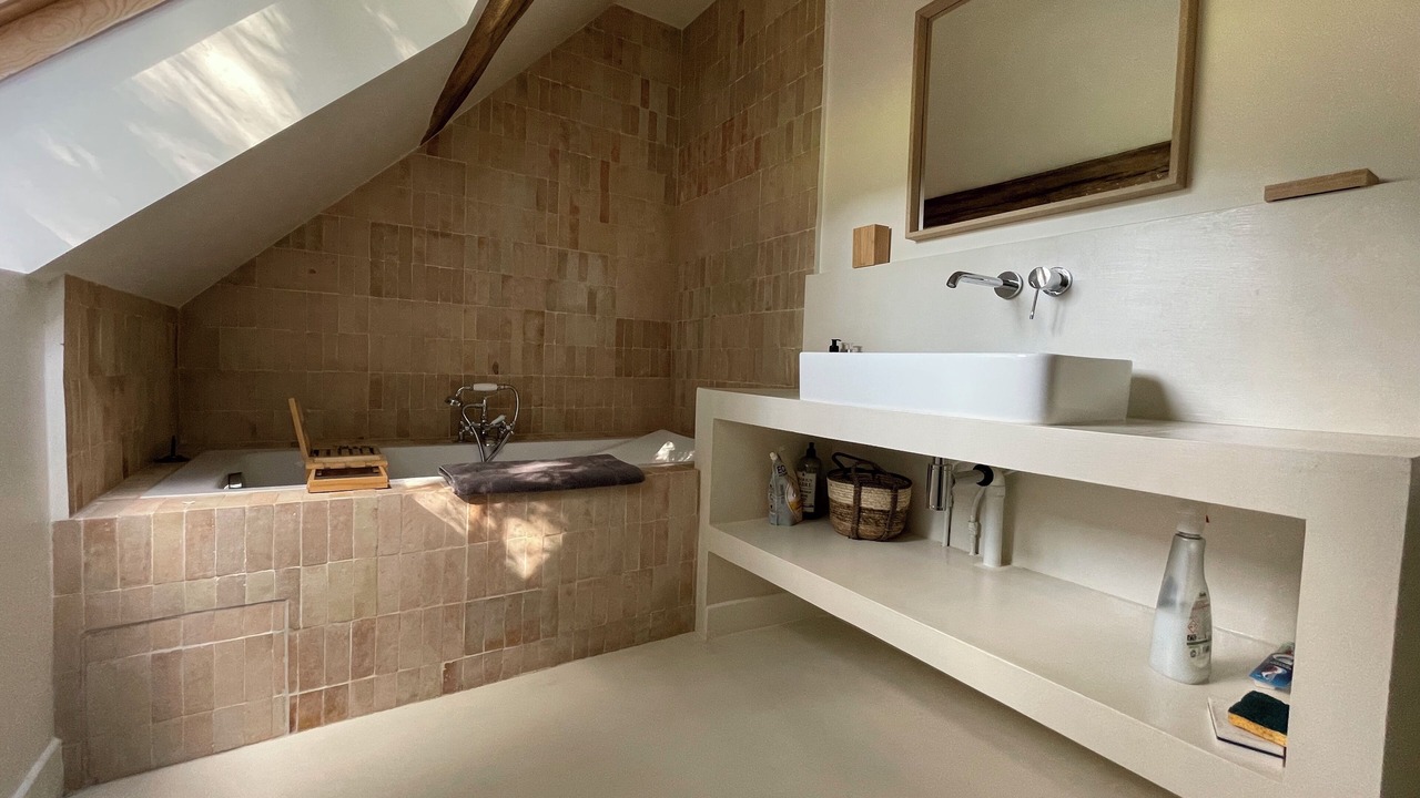 Photo of Bathroom in Colonard-Corubert
