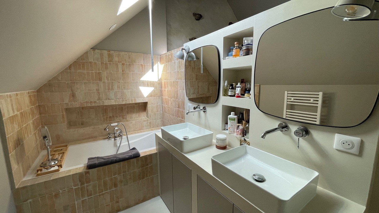 Photo of Bathroom in Colonard-Corubert