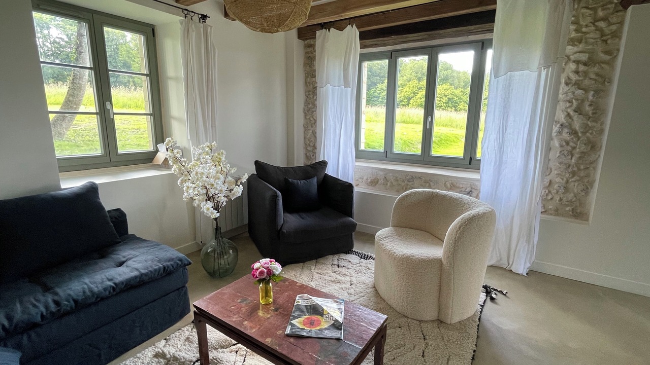 Photo of Livingroom in Colonard-Corubert