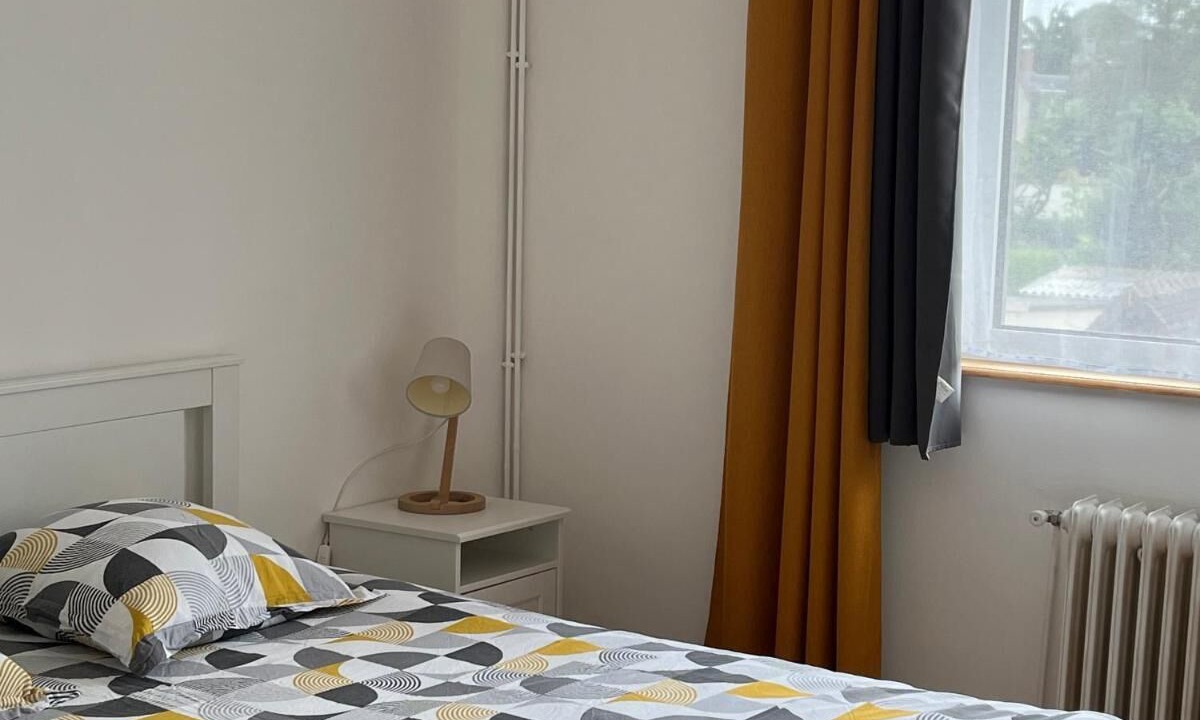 Photo of Bedroom in Sees