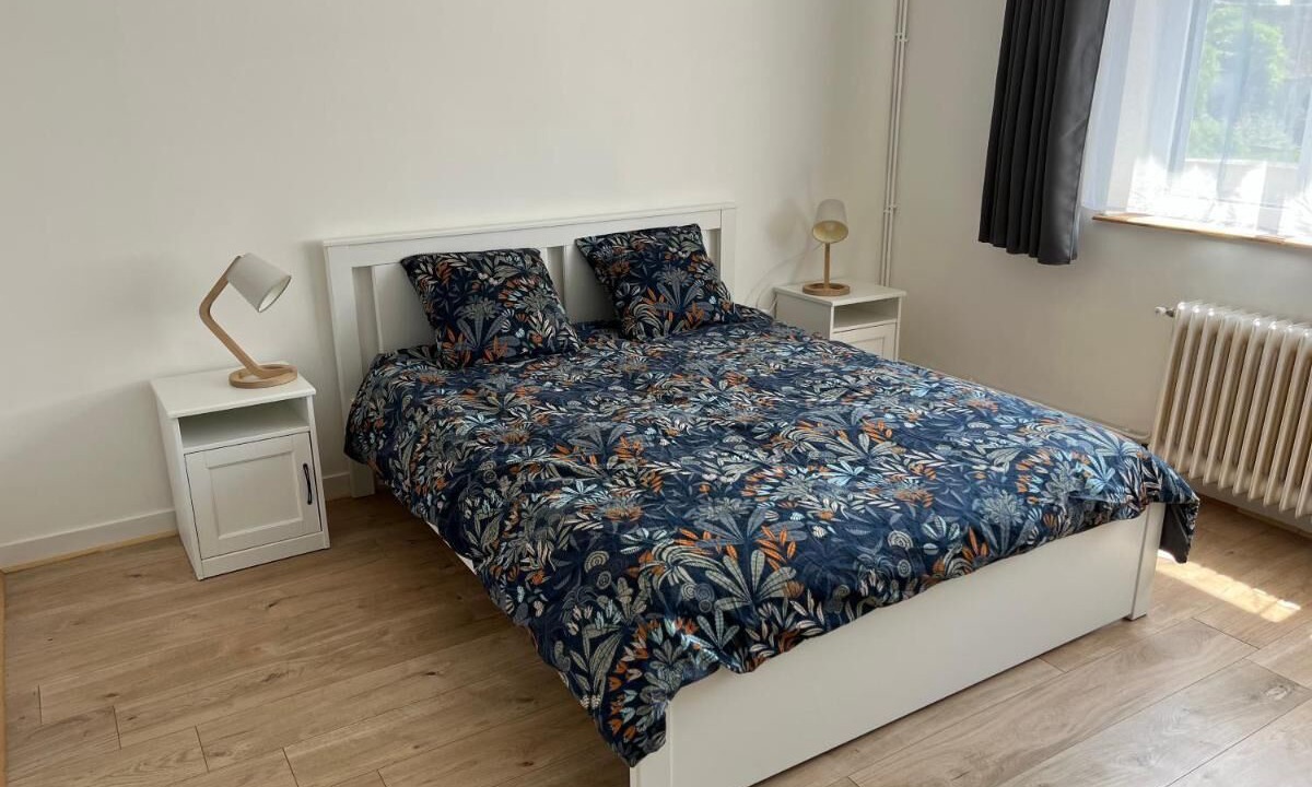Photo of Bedroom in Sees