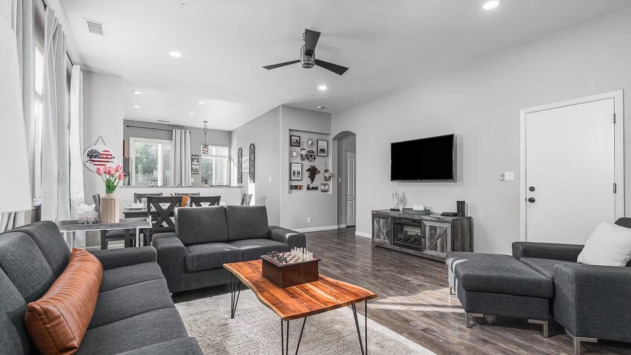 Photo of Livingroom in Northwest Reno