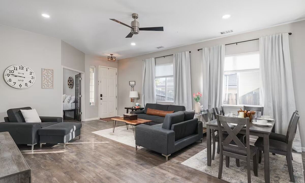 Photo of Livingroom in Northwest Reno