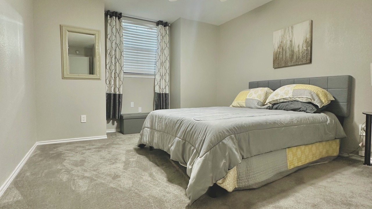 Photo of Bedroom in Garland