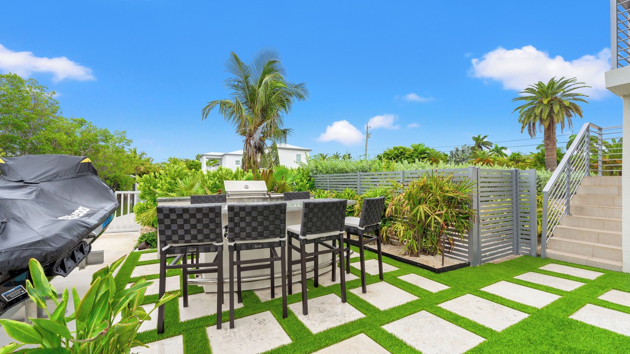 Photo of Outdoor in Coury