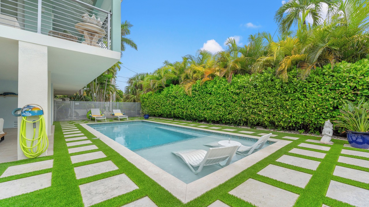 Photo of Outdoor in Coury