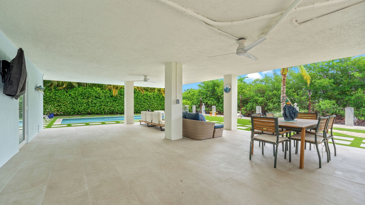 Photo of Outdoor in Coury