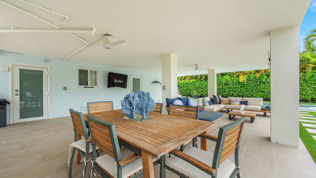 Photo of Outdoor in Coury