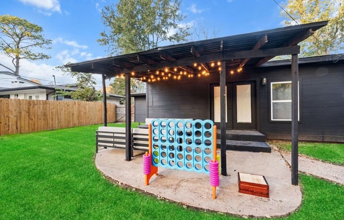 Photo of Patio Balcony in West Arlington