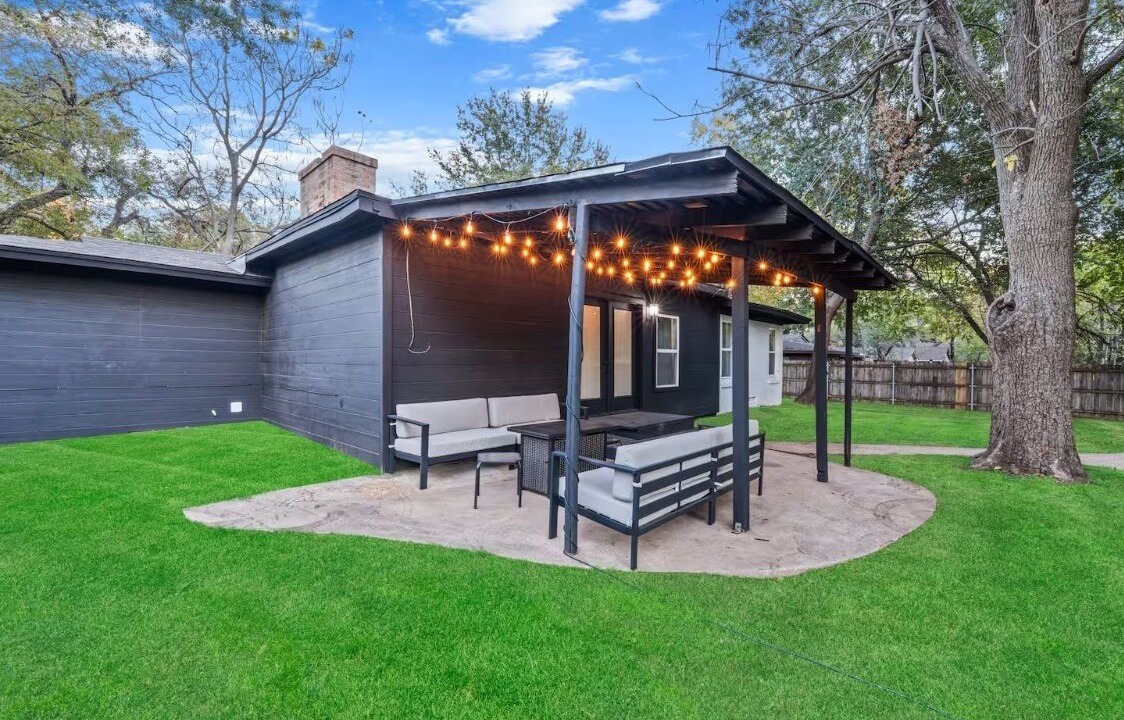 Photo of Patio Balcony in West Arlington