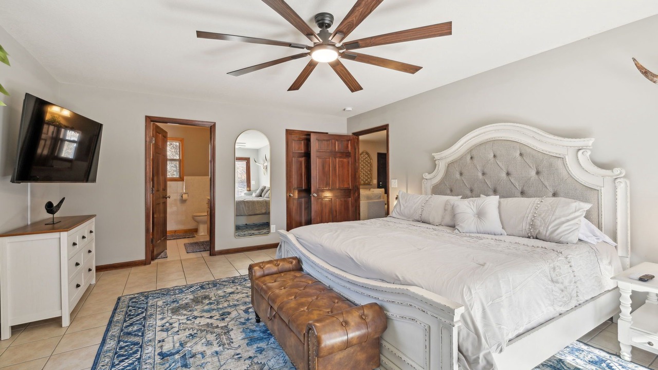 Photo of Bedroom in Cheatham County