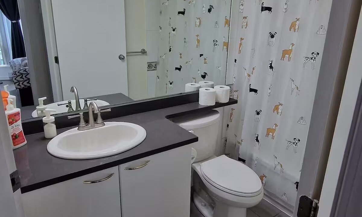 Photo of Bathroom in Coal Harbour