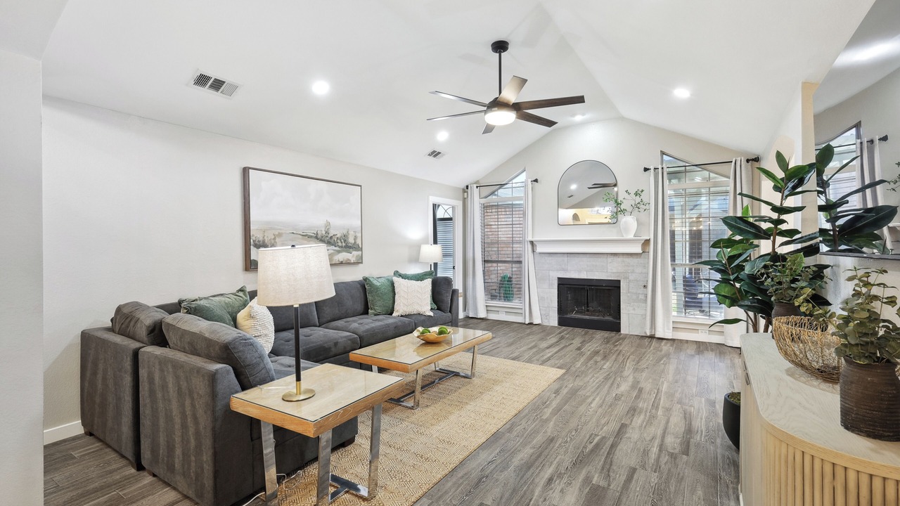 Photo of Livingroom in Flower Mound