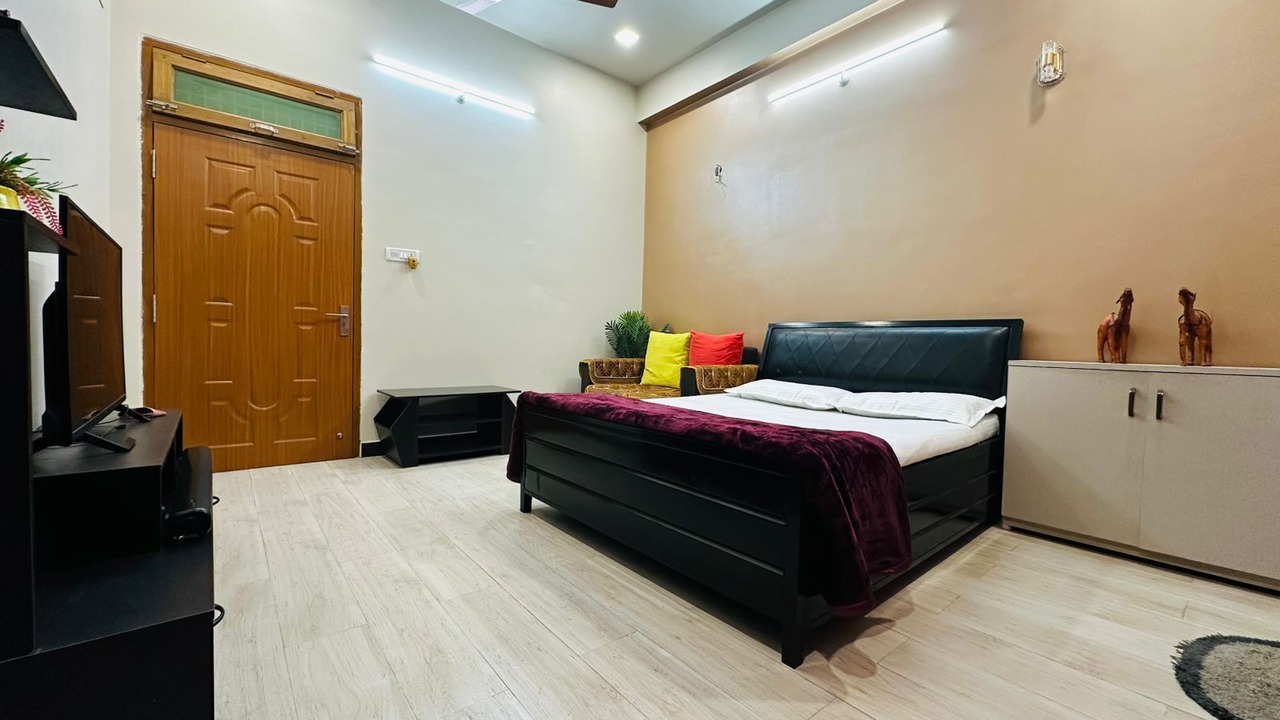 Photo of Bedroom in Jhusi
