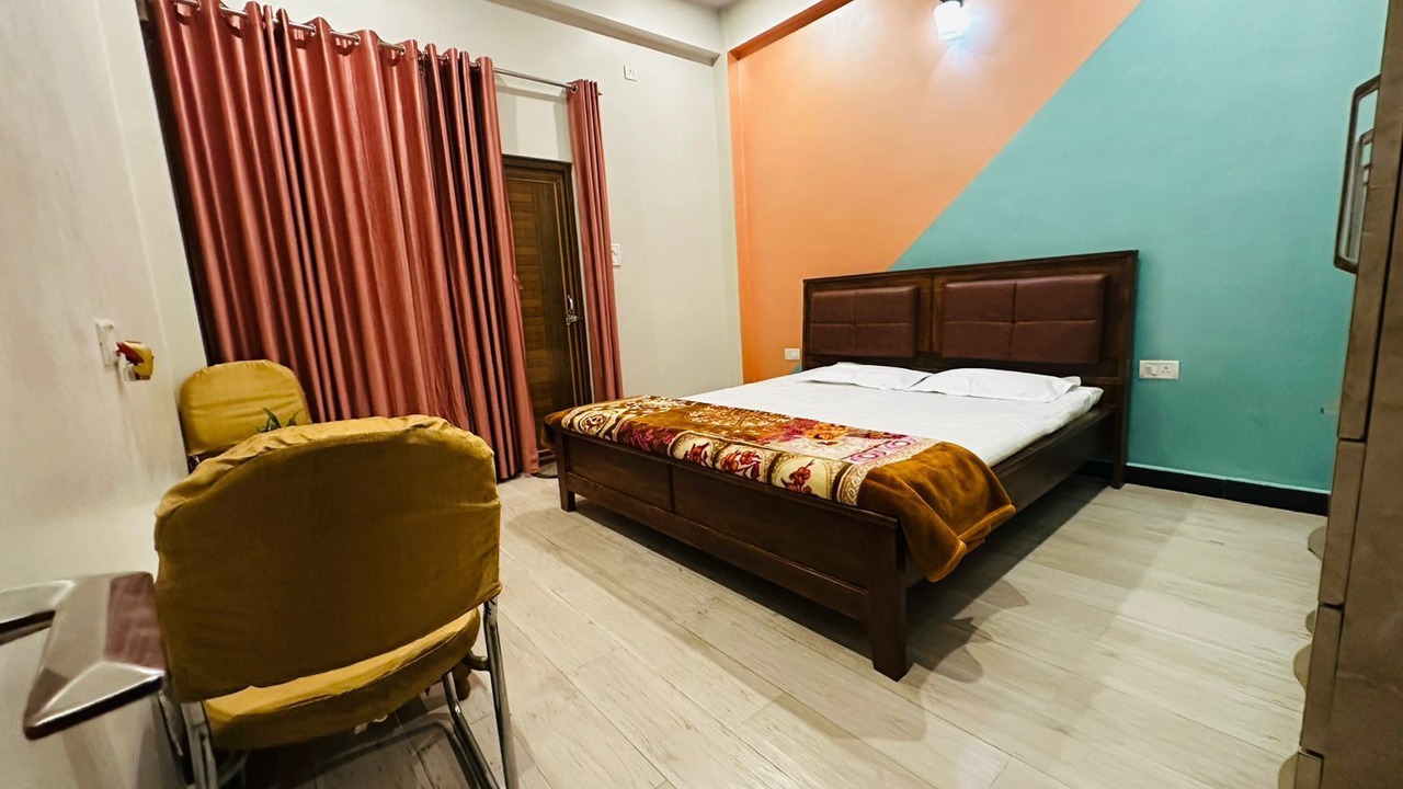 Photo of Bedroom in Jhusi