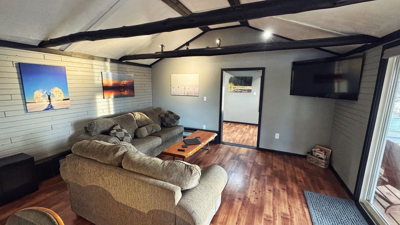 Photo of Livingroom in Cariboo Chilcotin Coast