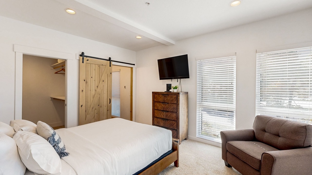 Photo of Bedroom in Gold Beach