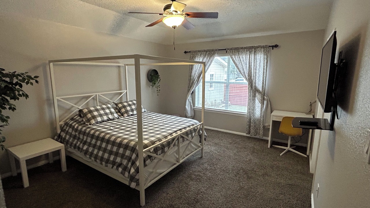 Photo of Bedroom in Grand Prairie