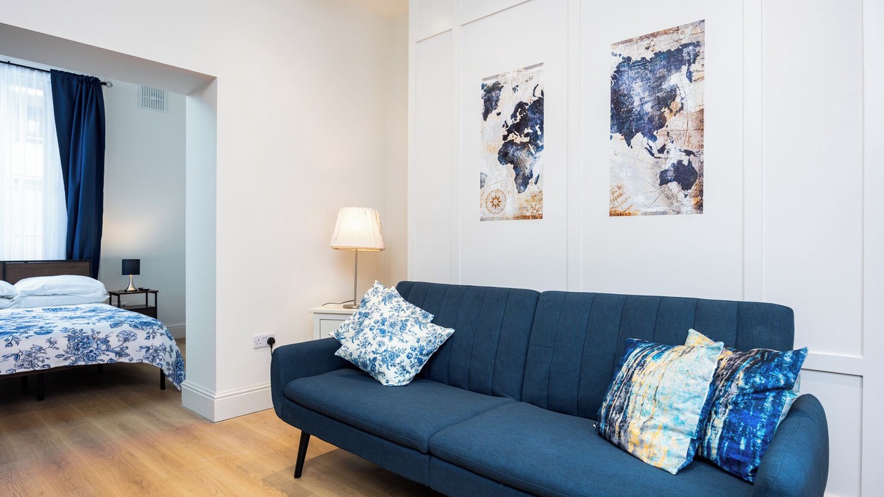 Photo of Livingroom in Broadstone
