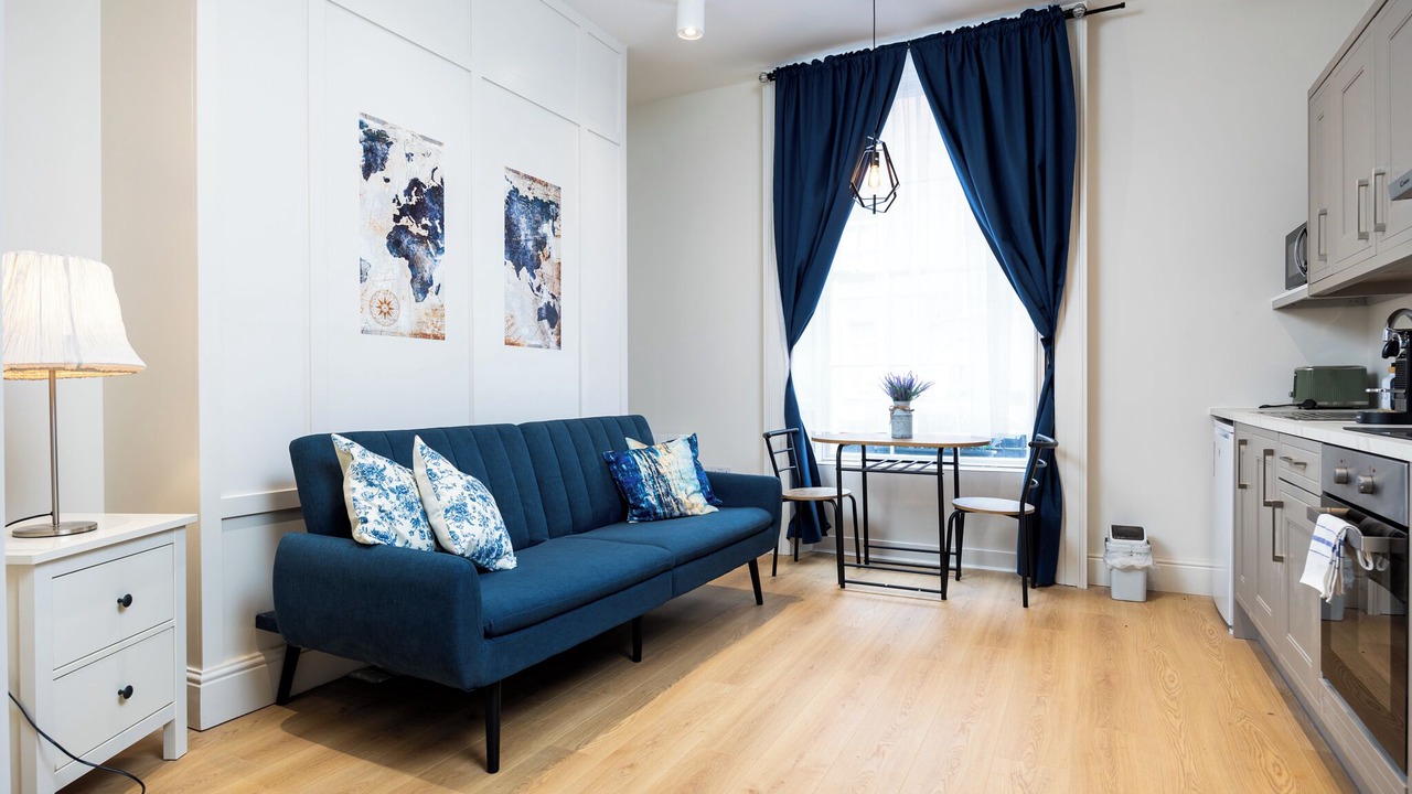 Photo of Livingroom in Broadstone
