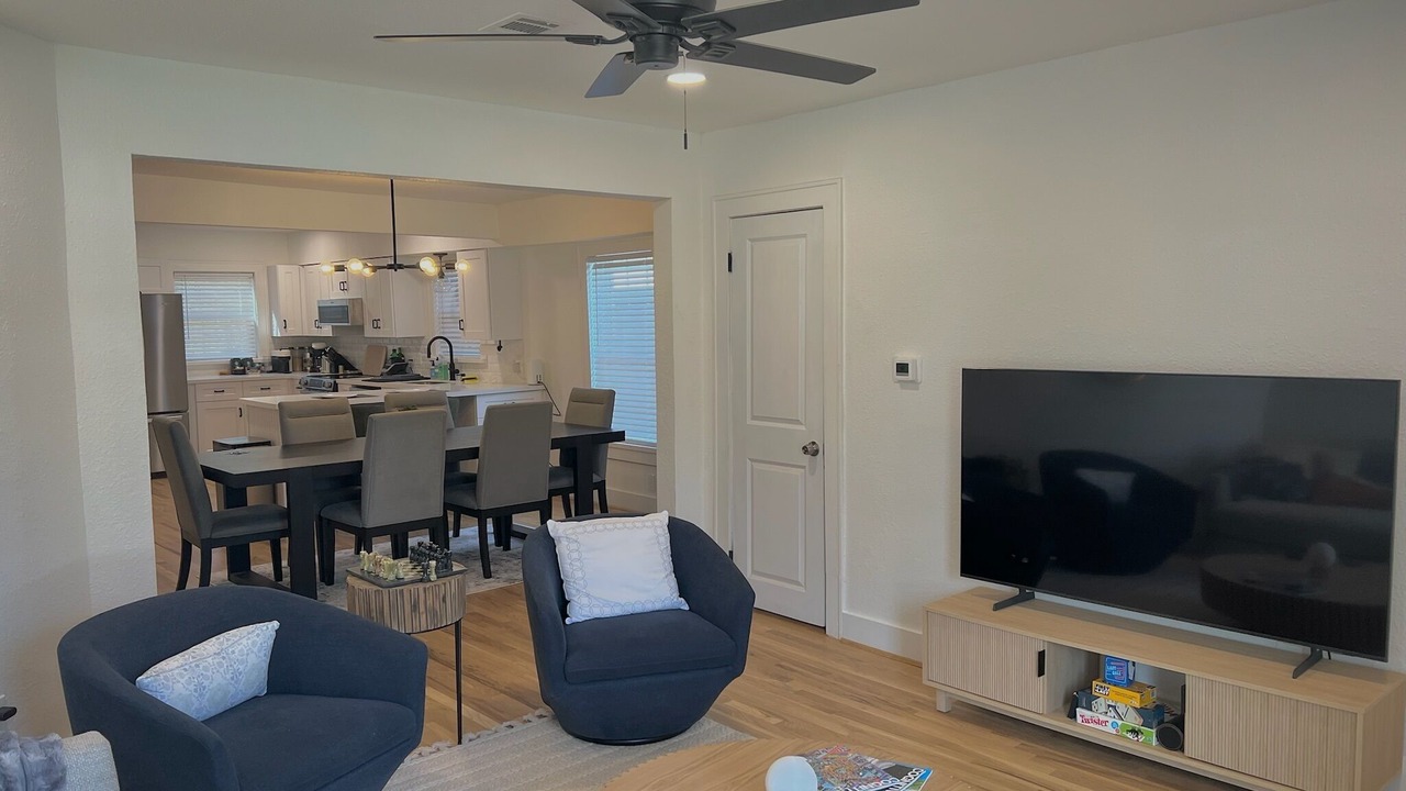 Photo of Livingroom in MacGregor