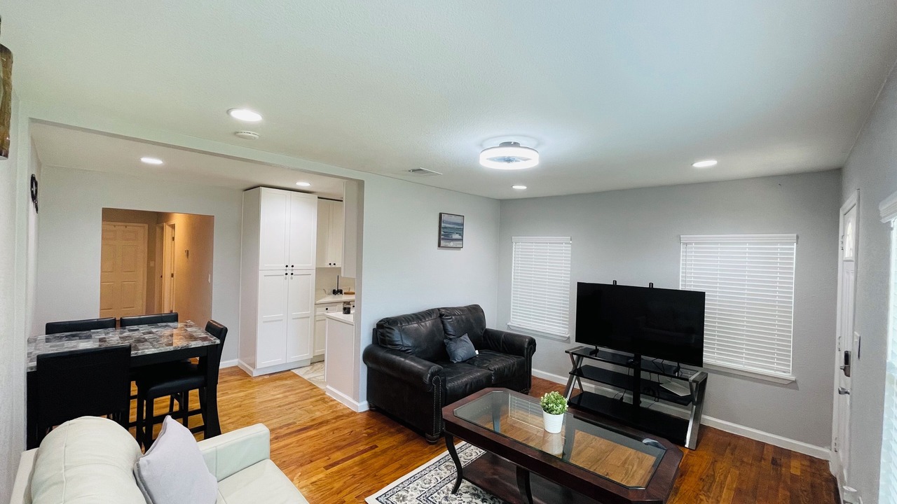 Photo of Livingroom in Oak Cliff