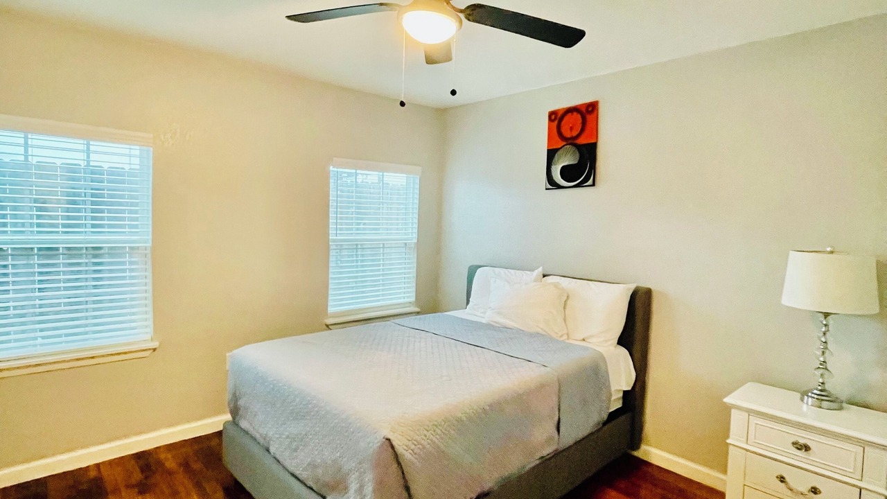 Photo of Bedroom in Oak Cliff