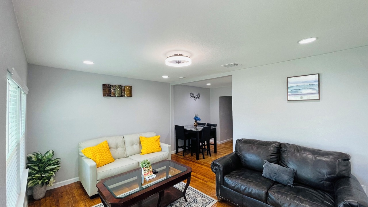 Photo of Livingroom in Oak Cliff