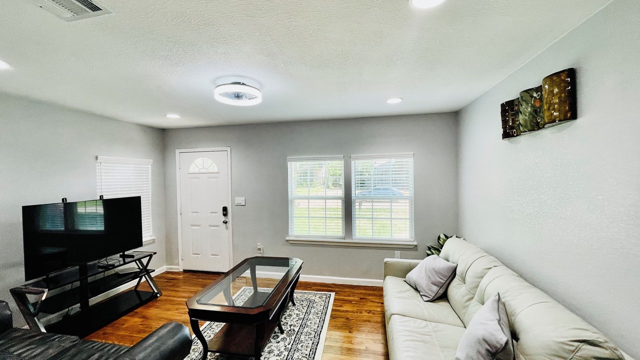 Photo of Livingroom in Oak Cliff