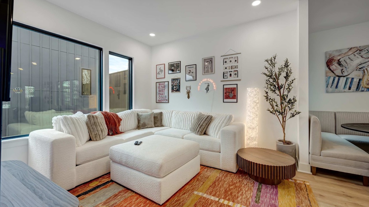 Photo of Bedroom in Hurwood Heights