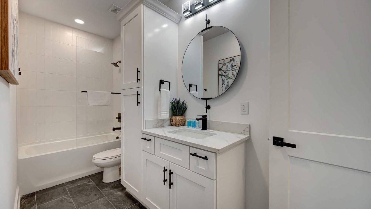 Photo of Bathroom in Hurwood Heights