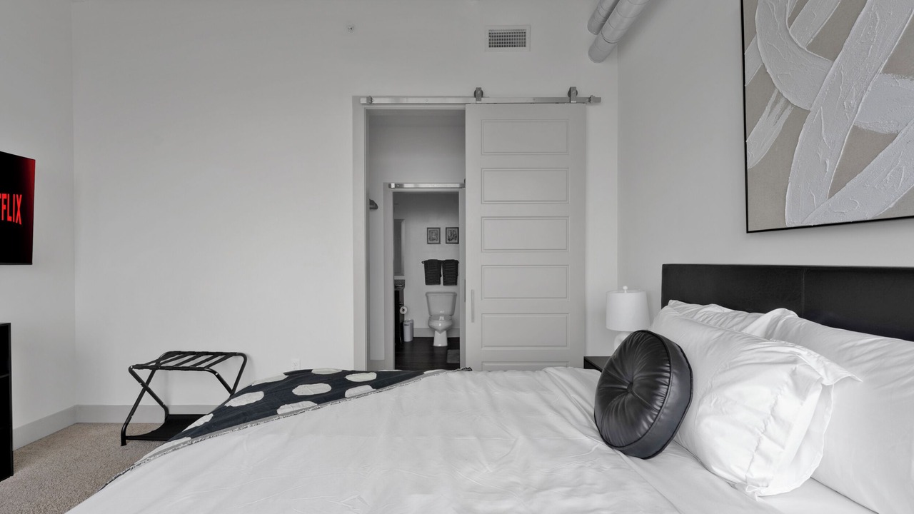 Photo of Bedroom in Peachtree Center