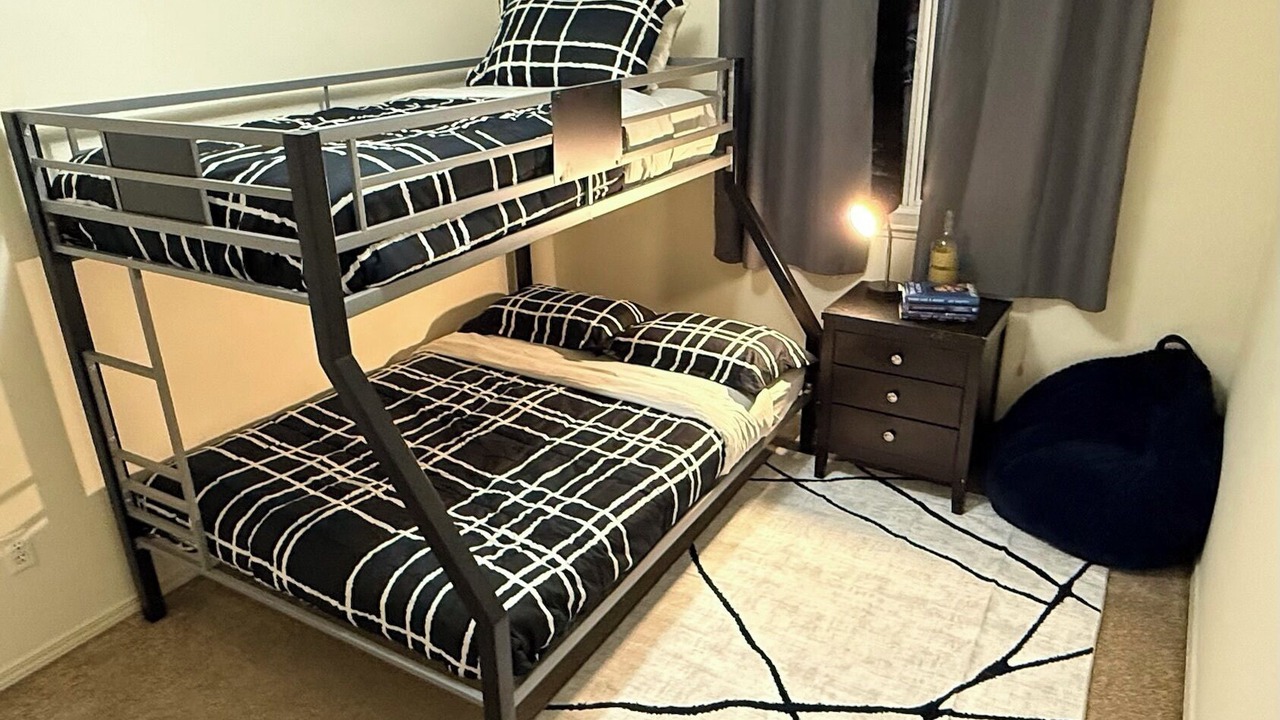 Photo of Bedroom in Abbott Loop