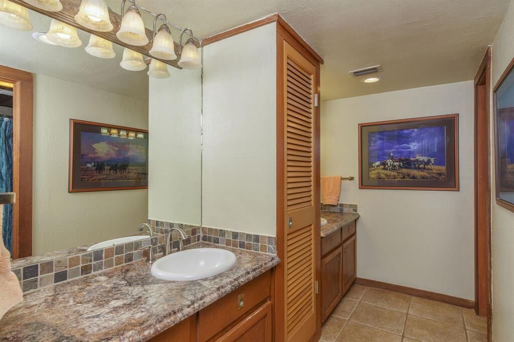Photo of Bathroom in Lindale