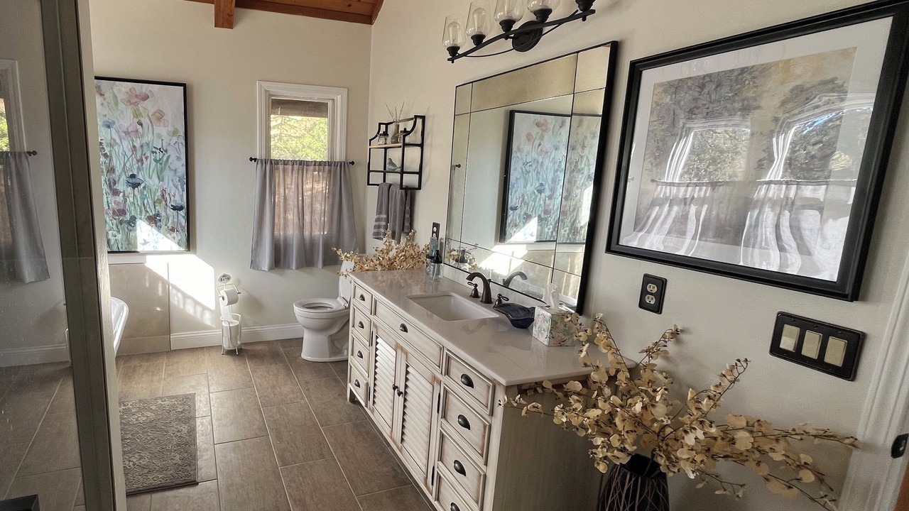 Photo of Bathroom in Tehachapi