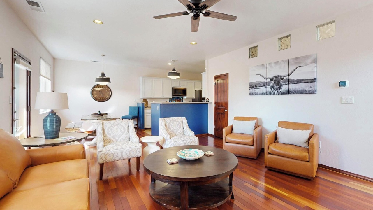 Photo of Livingroom in Raynolds Addition