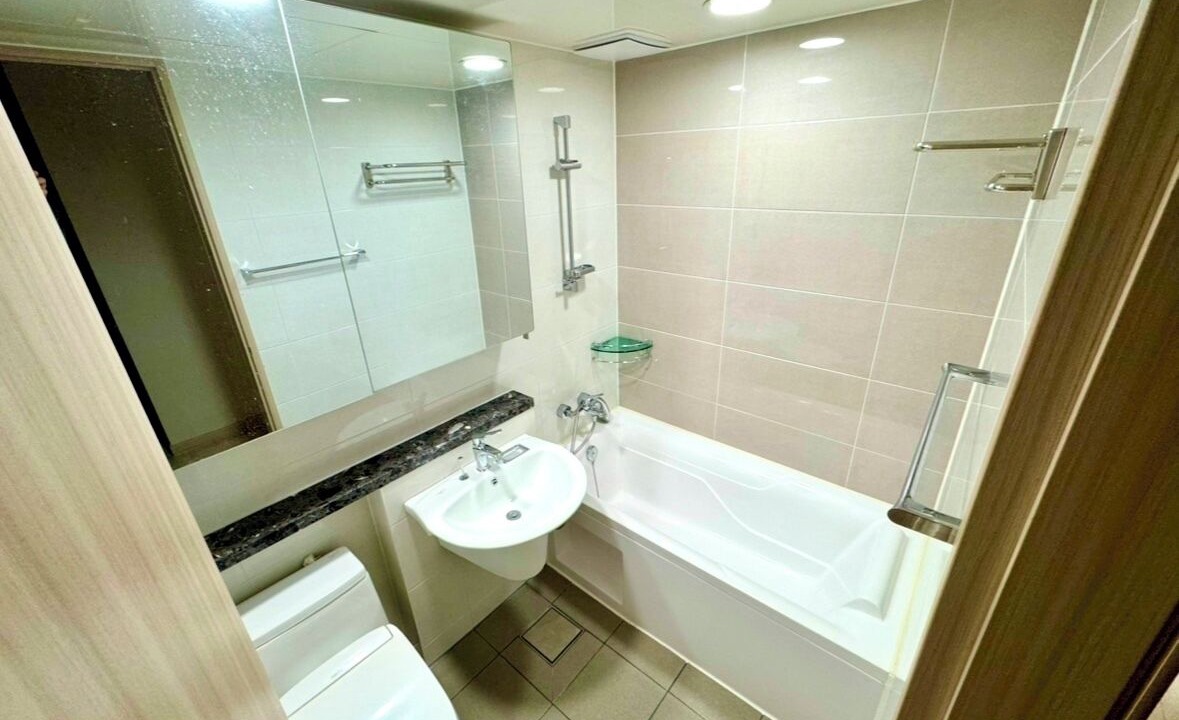 Photo of Bathroom in Yeonsu-gu