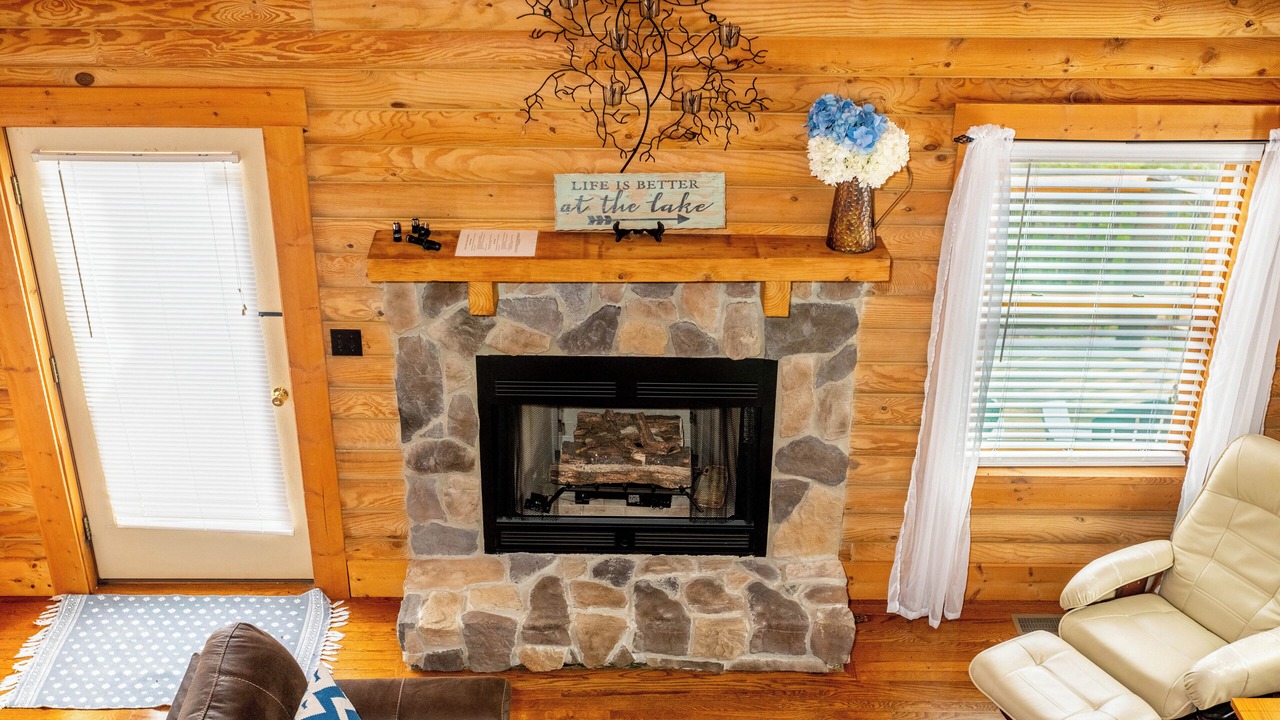 Photo of Livingroom in Draper