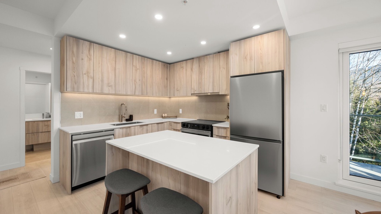 Photo of Kitchen in District of North Vancouver