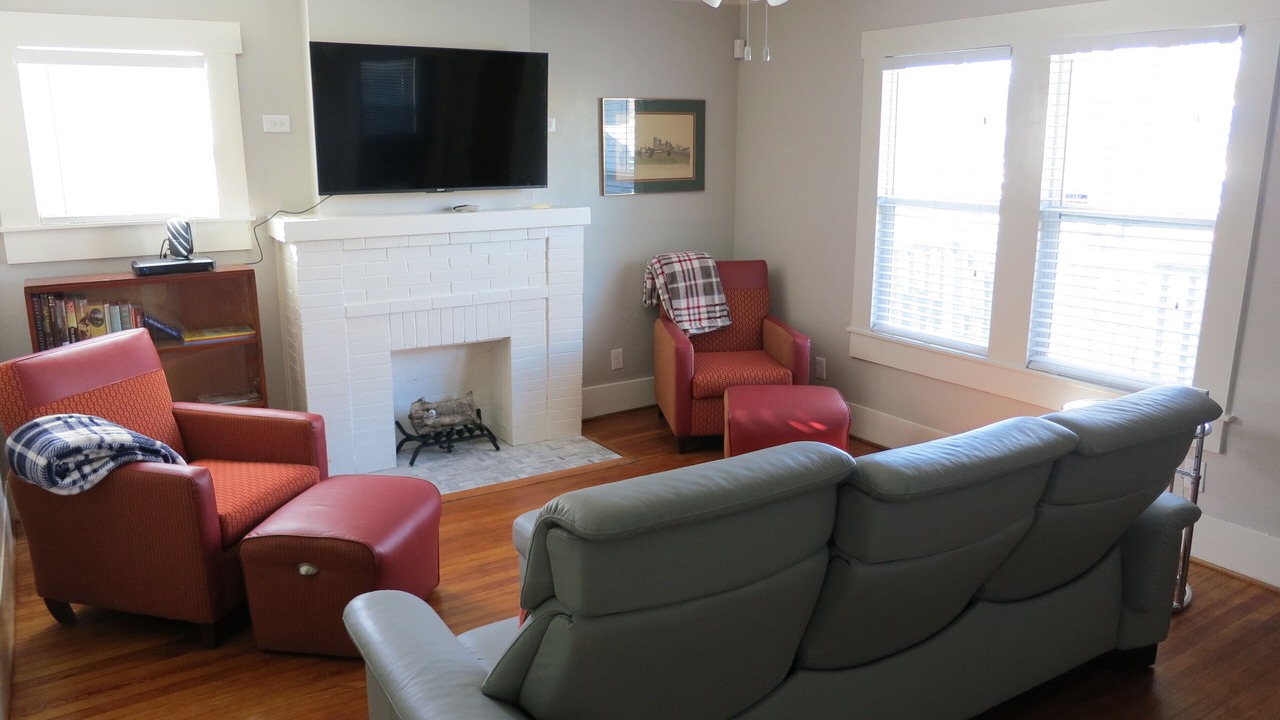 Photo of Livingroom in Oak Cliff